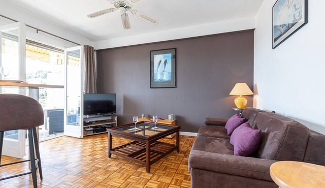 Open View - Studio with Garage in Nice