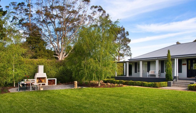 Peahen House - Trentham Luxury in trentham