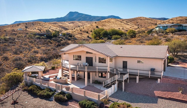 PeaksView Oasis - Spacious, central w/great views in Clarkdale
