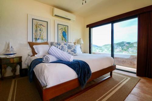 Penthouse luxury with ocean views Resort pools in St. Thomas