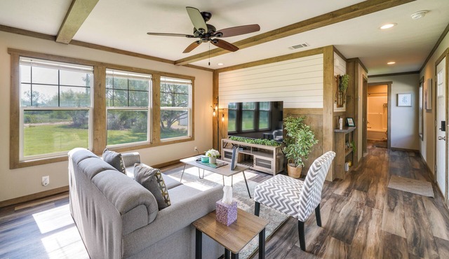 Pet-Friendly Hill Country Hideaway w/Deck in Yancey