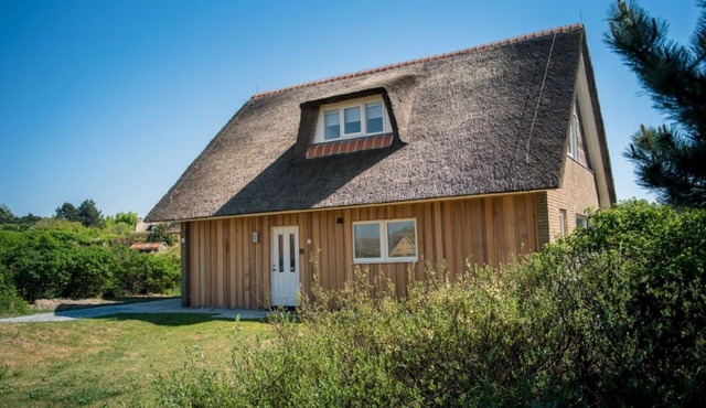 Platte Duun is situated in a unique location in the dunes between Nes and Buren. in Buren