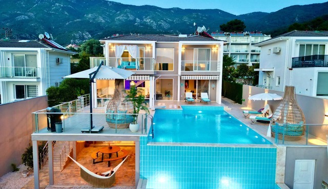 Prestige Villa with infinity pool gorgeous sunset in Muğla