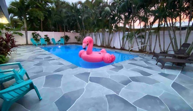 Private Oasis Pompano - Private Heated Pool - Less than a Mile to the Beach in Pompano Beach