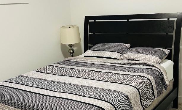Private Very Spacious 2 bed 1-Bedroom basement Suite SW Calgary in Calgary