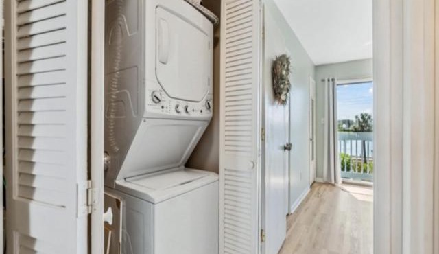Rest Ashored - less than a block to beach access and everything you need for a lovely beach vacation, condo in Carolina Beach