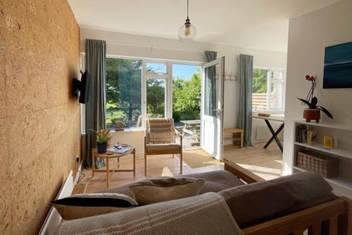 Rock Pipit, Moor and Sea Holidays, five minutes drive to the sea in Lynton