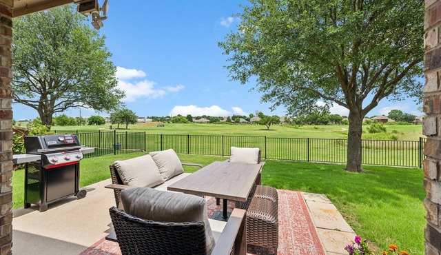 Rolling Greens Retreat – Views, Comfort, Calm in McKinney