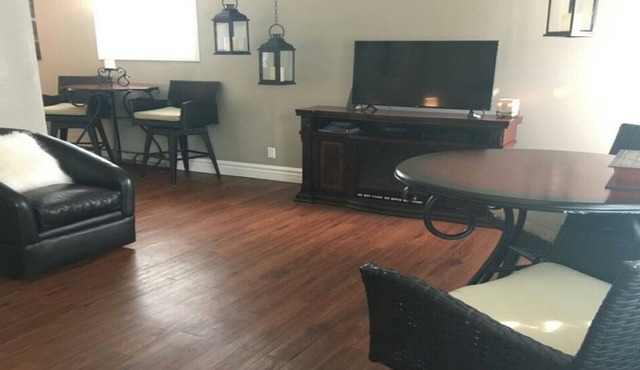 SECRET COTTAGE YELLOWSTONE - same day booking 2 BLOCKS downtown 1 bedroom 2beds in Cody