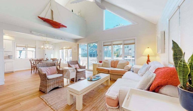 South Bethany cottage with private pool, firepit, & more - 5 minutes from beach in South Bethany