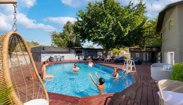 Spacious 9-bedroom house in Las Vegas 15 min to The Strip! in Las Vegas