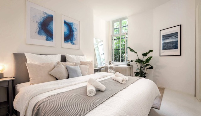 Spacious Apartment for 7 with Private Cinema Room in Berlin