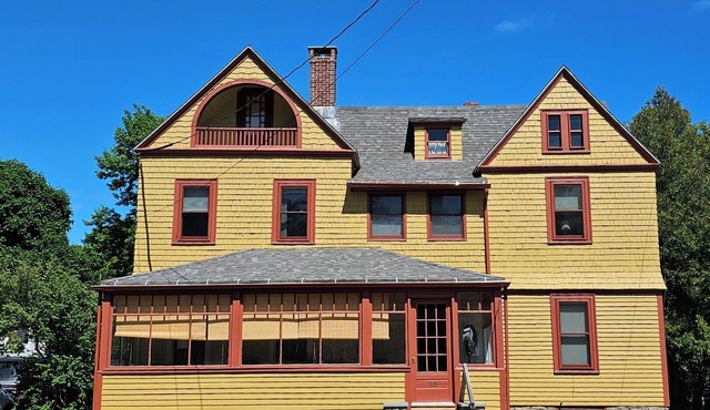 Spacious Home Central Bar Harbor, 2 bath 5 bedroom in Bar Harbor