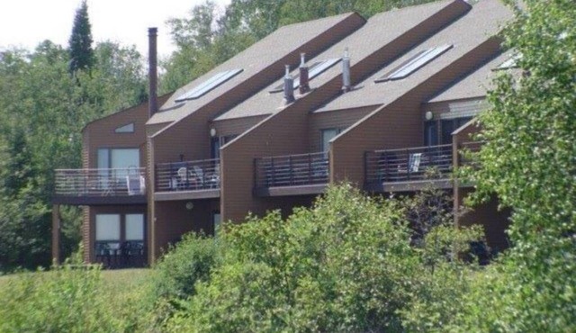 Spectacular view Lake Superior. Spacious Lakehome on lakeshore, unit #99. in Two Harbors