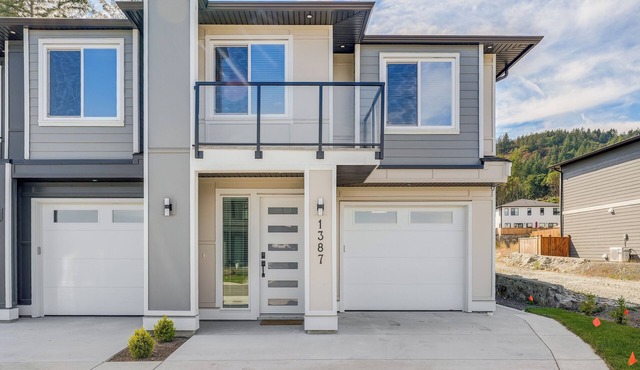 Splendid Home in Victoria in Langford