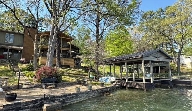 Stan’s CozyCasual LakeHamilton MainChannel-Boat&Swim docks, FirePit, Kayaks in Hot Springs National Park