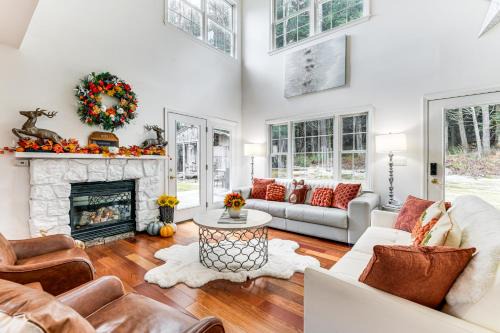 Sterling Valley Home ~ 9 Mi to Stowe Mountain! in Morristown