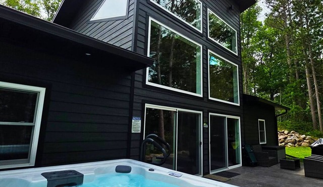 Stone Ridge Retreat Cabin in Danbury
