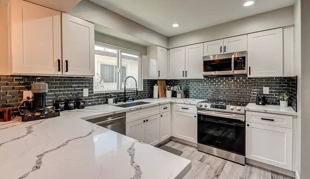 Stunning 3Br Home, 5 miles to Downtown LV & Strip1 in Las Vegas