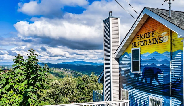 Stunning view, location & Cabin amenities- 2.4 mi to Gatlinburg in Gatlinburg