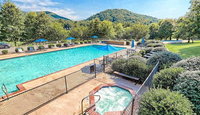 Stylish Sky Valley Condo with Club Amenities! in Sky Valley