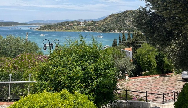 Superb Flat with Shared Pool in Cesme, Ildir in Izmir
