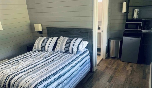 TeePee Room 7- Newly Renovated in Roscommon