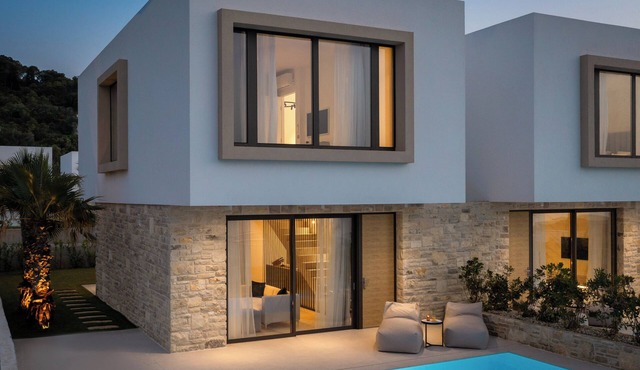 The Palms Resort Villa Beach Six with Pool in Tkon