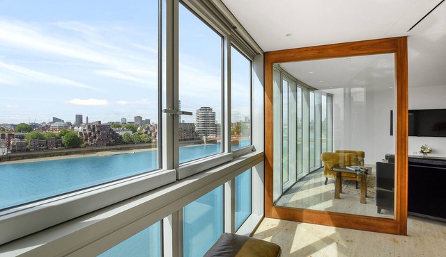 THE TOWER: LUXURIOUS LONDON LIVING WITH AWE-INSPIRING VIEWS OF THE THAMES in London