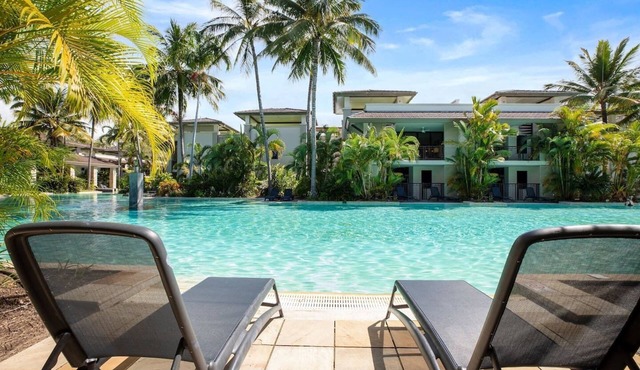 Tropical Bliss Swim out Resort Living in Port Douglas