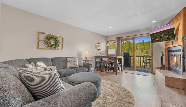 Updated Shanty Creek Condo Steps from Golf & Ski! in Mancelona