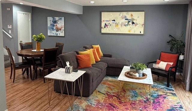 Uptown/Katy Trail Chic & Central With Patio in Dallas