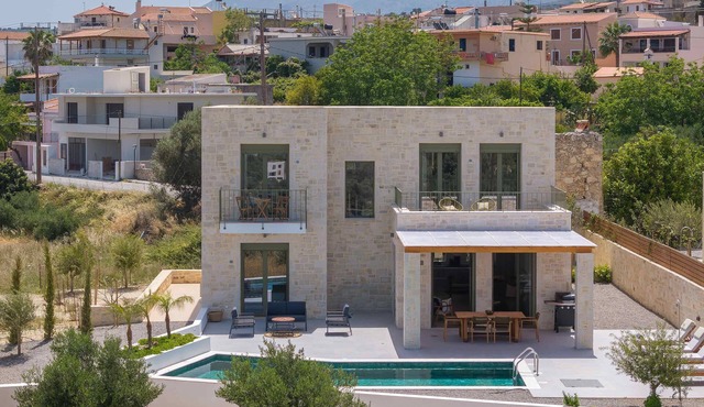 Villa Kito, spacious, 4-bedrooms with private pool in Rethymno
