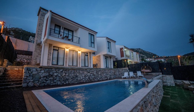 Villa LOTUS özel havuzlu lüks villa,özel bahçe ve veranda , açık alanda, veranda in Marmaris