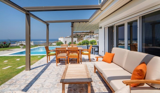 Villa w Pool Garden Patio 1 min to Beach in Bodrum in Bodrum