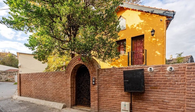 Villa with Private Garden, BBQ, Sauna and Turkish Bath in Balat in Istanbul