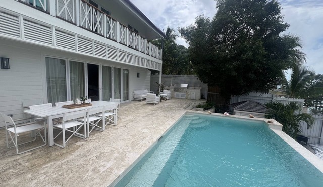 Waterfront Property with Sunset Views on Beautiful Harbour Island in Dunmore Harbor Island