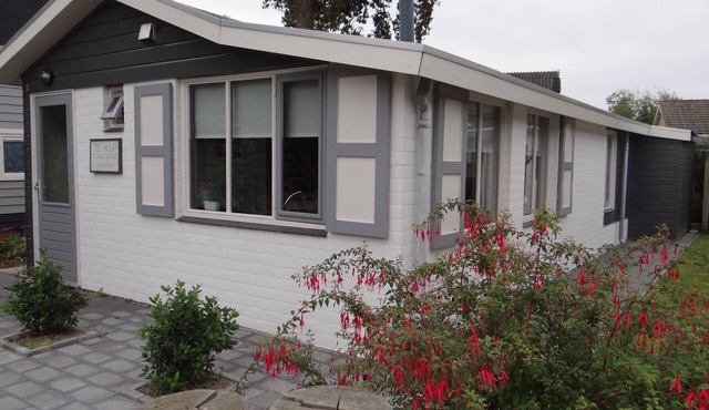 Zoutelande, 600m from the sea: 4 pers. detached house with lovely sunny garden! in Zoutelande
