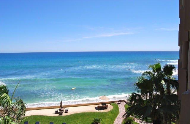 Beachfront 2 BR Condo with Endless Ocean View - Free Wifi in San Jose del Cabo