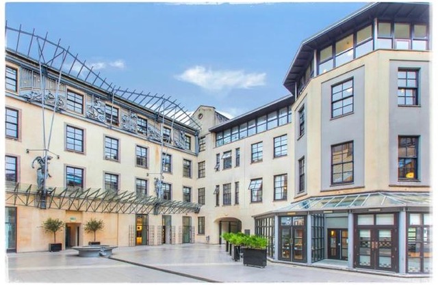 Chic Living in the Heart of the City in Glasgow