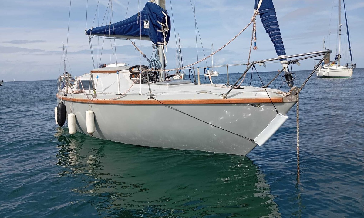 Trentemoult Boat Rental | For rent - Accommodation on the water - Cosy boat in Nantes - Sailboat Trentemoult