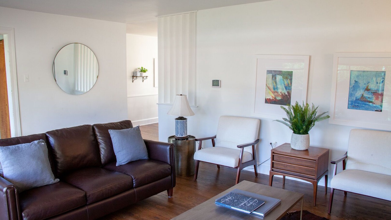 Photo of Livingroom in Barracks Rugby