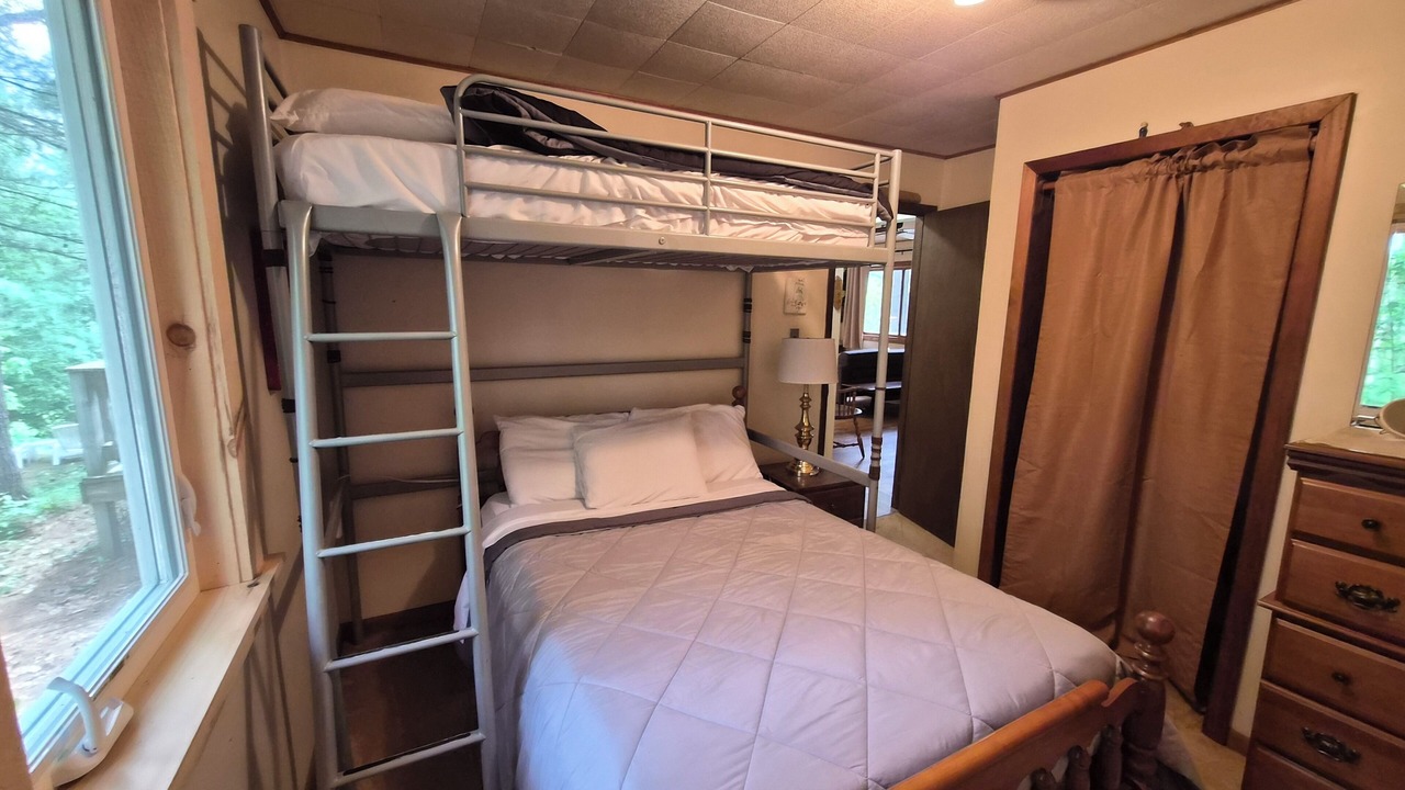 Photo of Bedroom in Lake Arrowhead