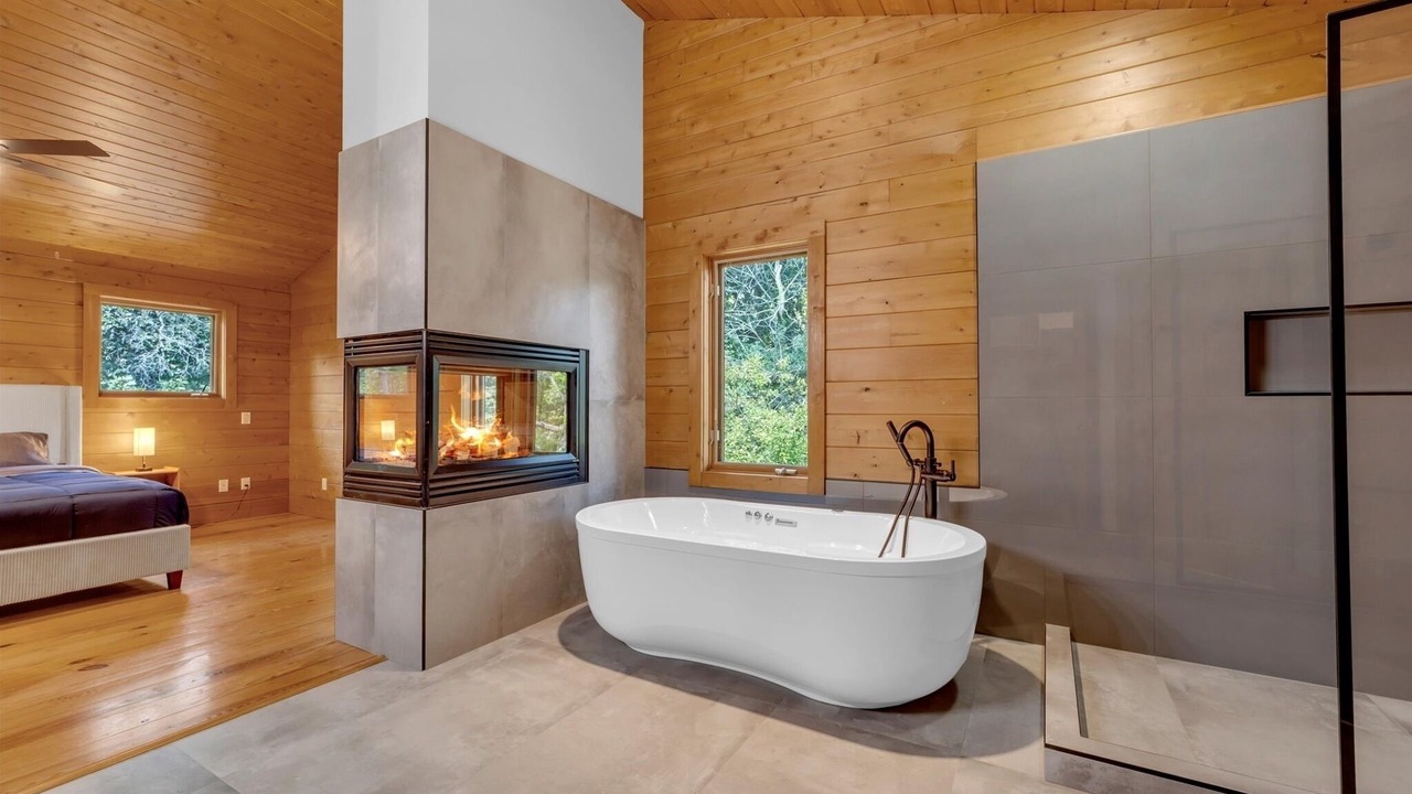 Photo of Bathroom in Menard County