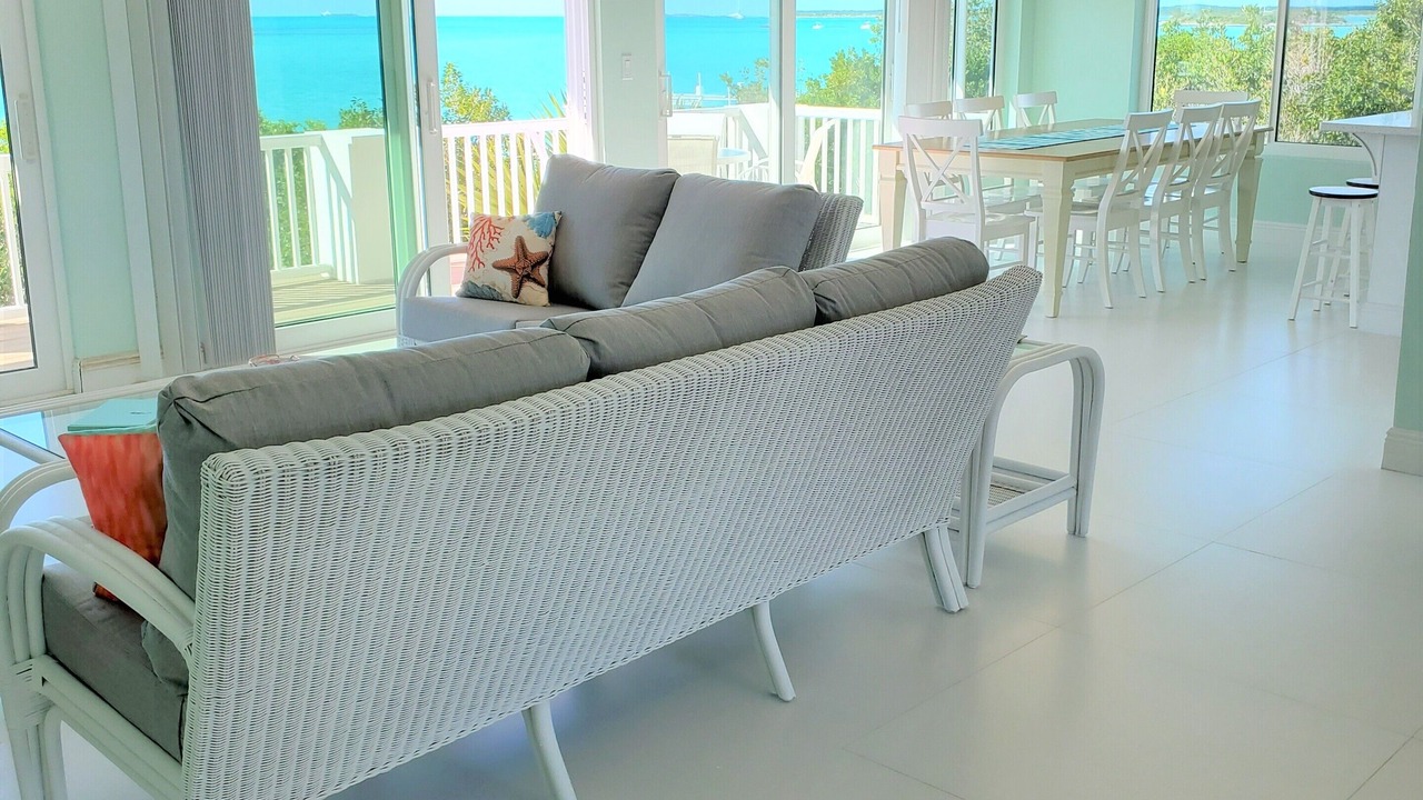 Photo of Bedroom in Staniel Cay