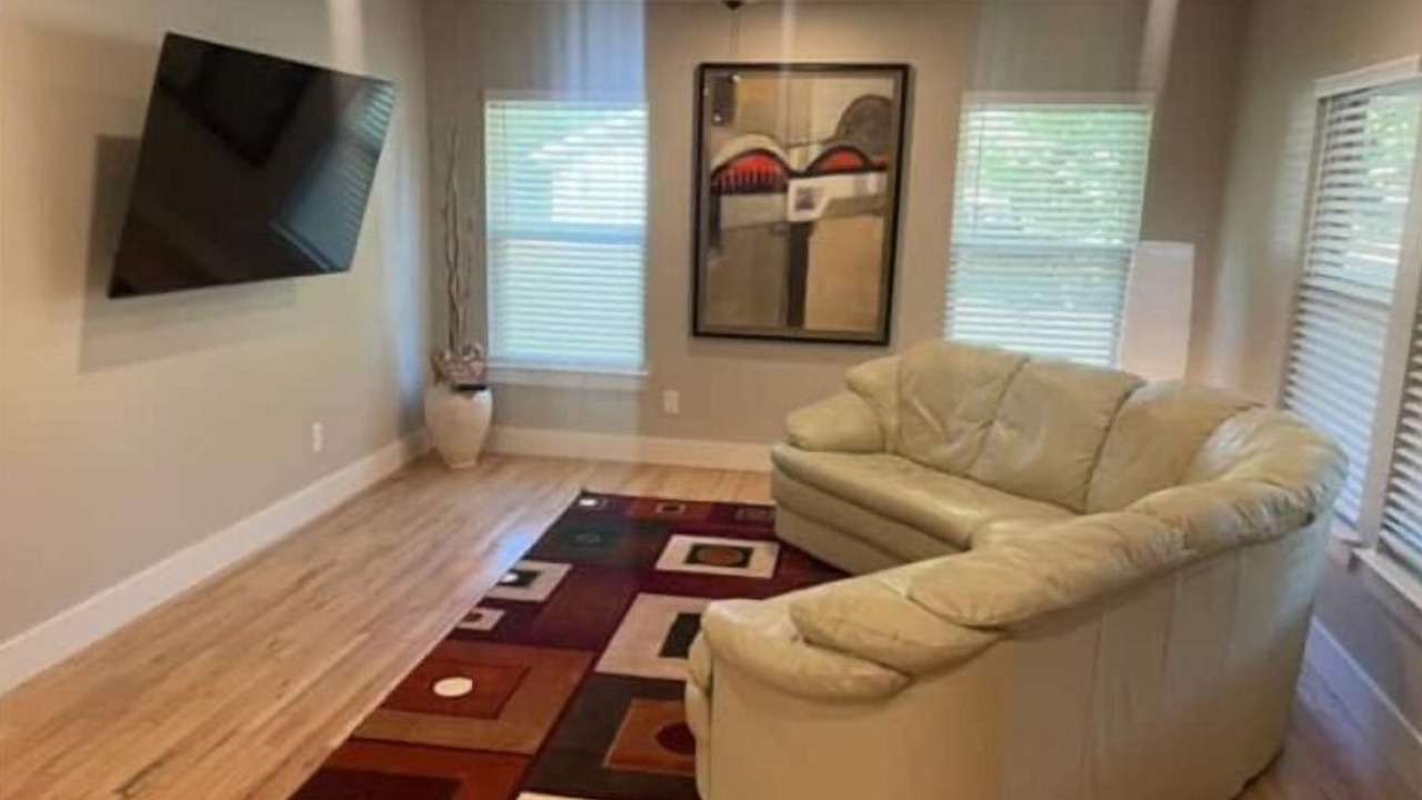 Photo of Livingroom in Central Arlington