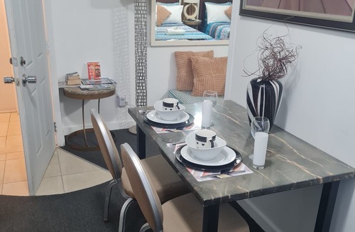 Gambier Apartment | BELL At The Airport Suites - No Smoking & Adults Only - Free Airport Transportation