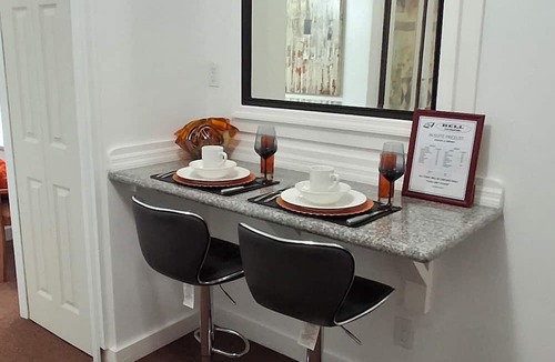Gambier Apartment | BELL At The Airport Suites - No Smoking & Adults Only - Free Airport Transportation