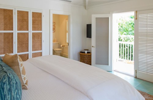 Dunmore Town Cabin | Eleven Bahama House