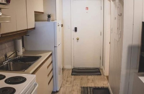 Nordic Estates Apartment | Cozy Lofted Creekside 1BR:Sleeps 4,Free Parking& Near to Restaurants,Lakes & Valley Trail!